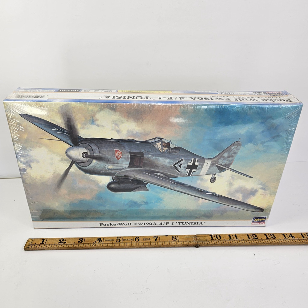 SEALED Hasegawa 1/48 Focke-Wulf Fw190A-4/F-1 Tunisia Model Kit 09220 NEW